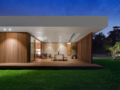 An Elegant Modern Wood and Glass House on the Mornington Peninsula, Victoria by InForm (17)