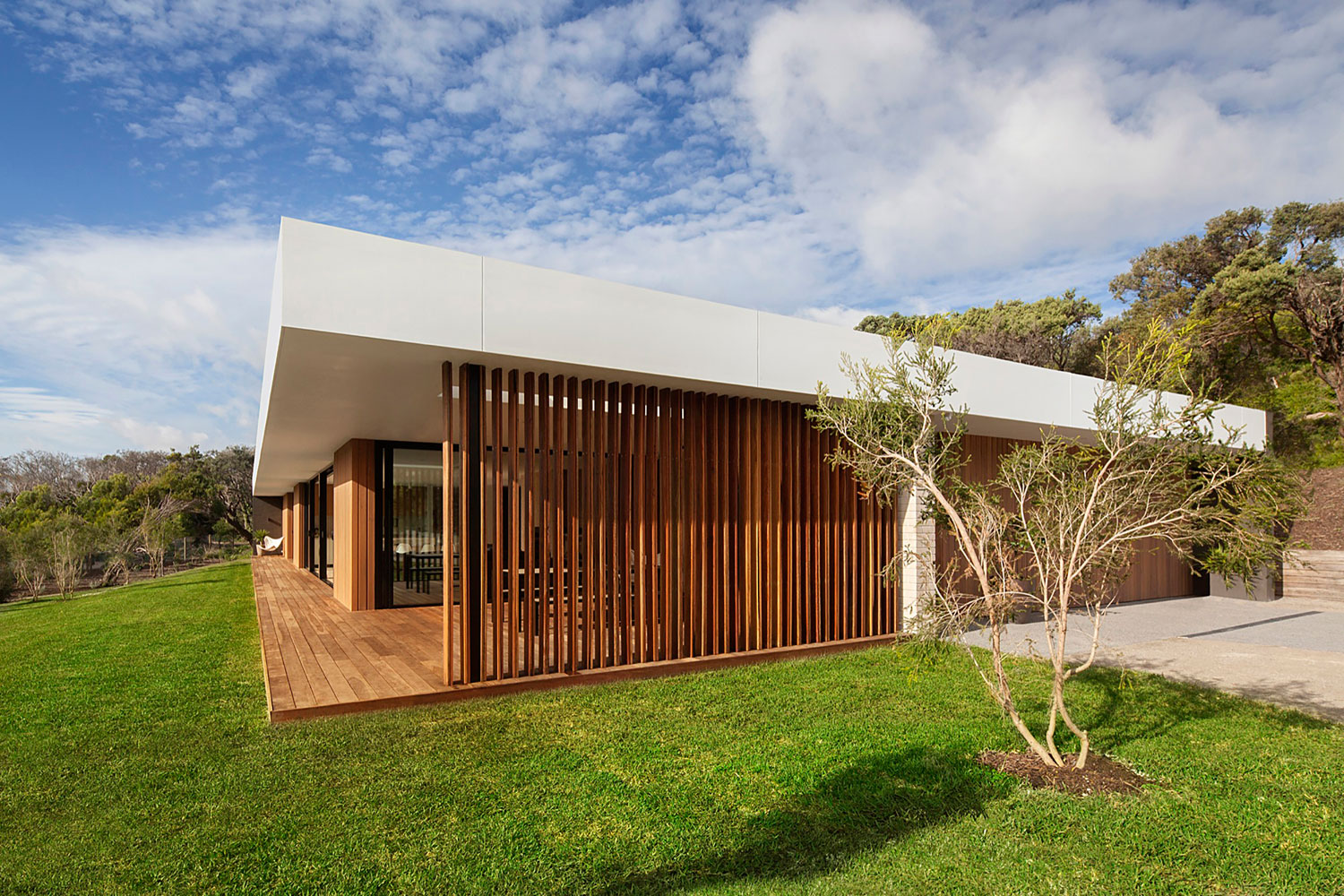 An Elegant Modern Wood and Glass House on the Mornington Peninsula, Victoria by InForm (2)