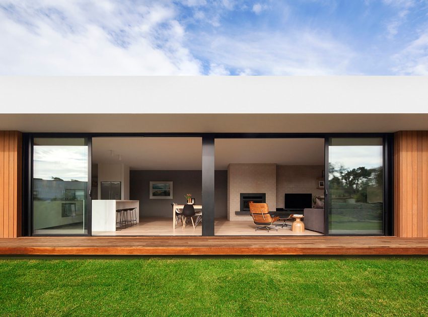 An Elegant Modern Wood and Glass House on the Mornington Peninsula, Victoria by InForm (4)