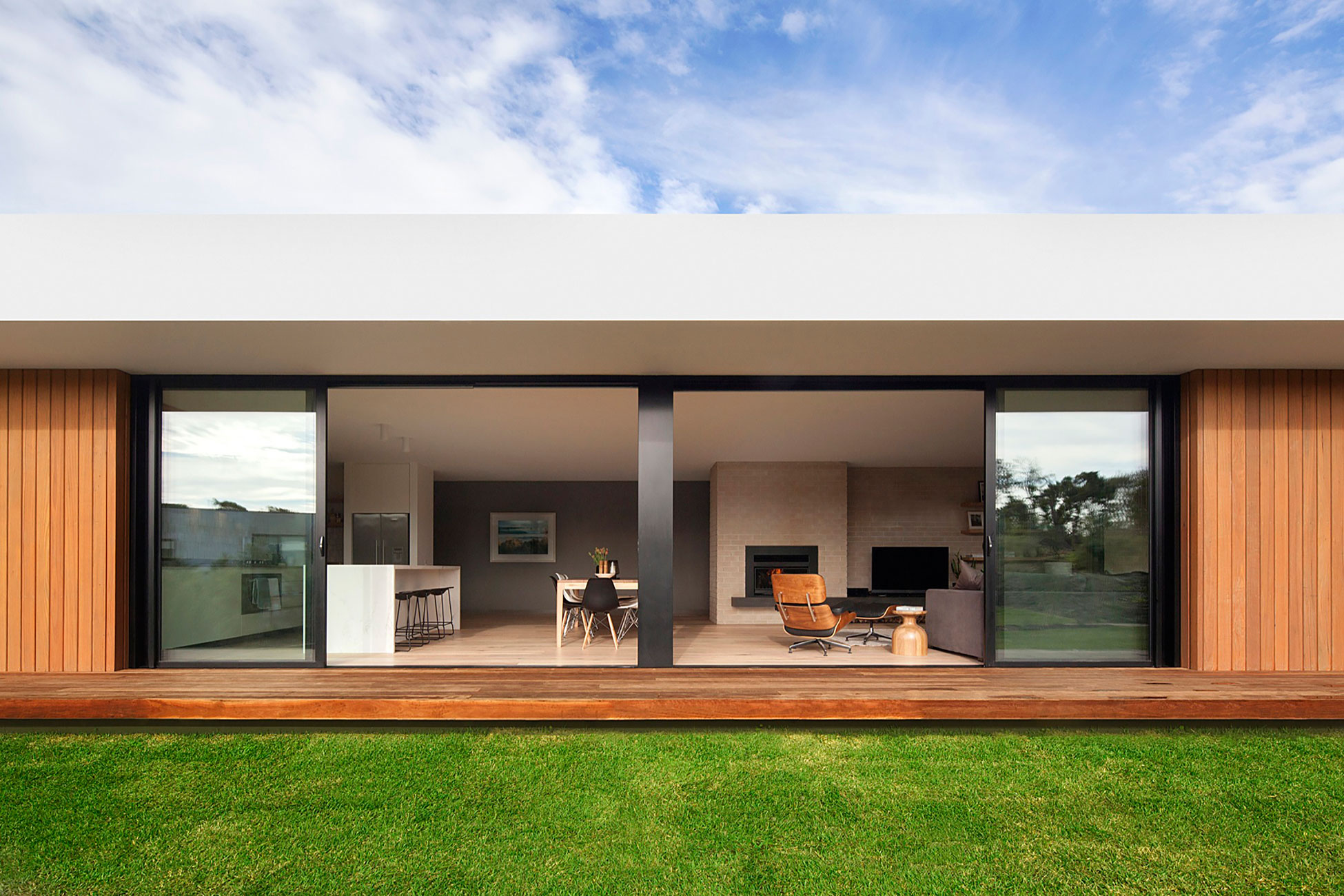 An Elegant Modern Wood and Glass House on the Mornington Peninsula, Victoria by InForm (4)