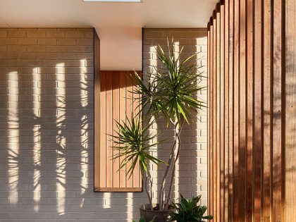 An Elegant Modern Wood and Glass House on the Mornington Peninsula, Victoria by InForm (5)