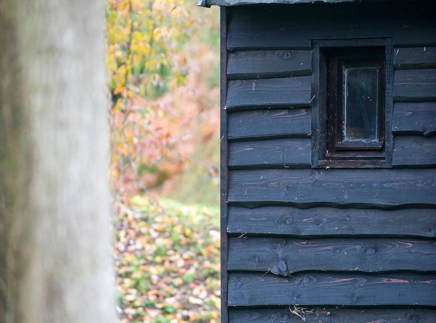 An Elegant Woodland Cabin with an All-Black Exterior in Belgium by De Rosee Sa Architects (12)