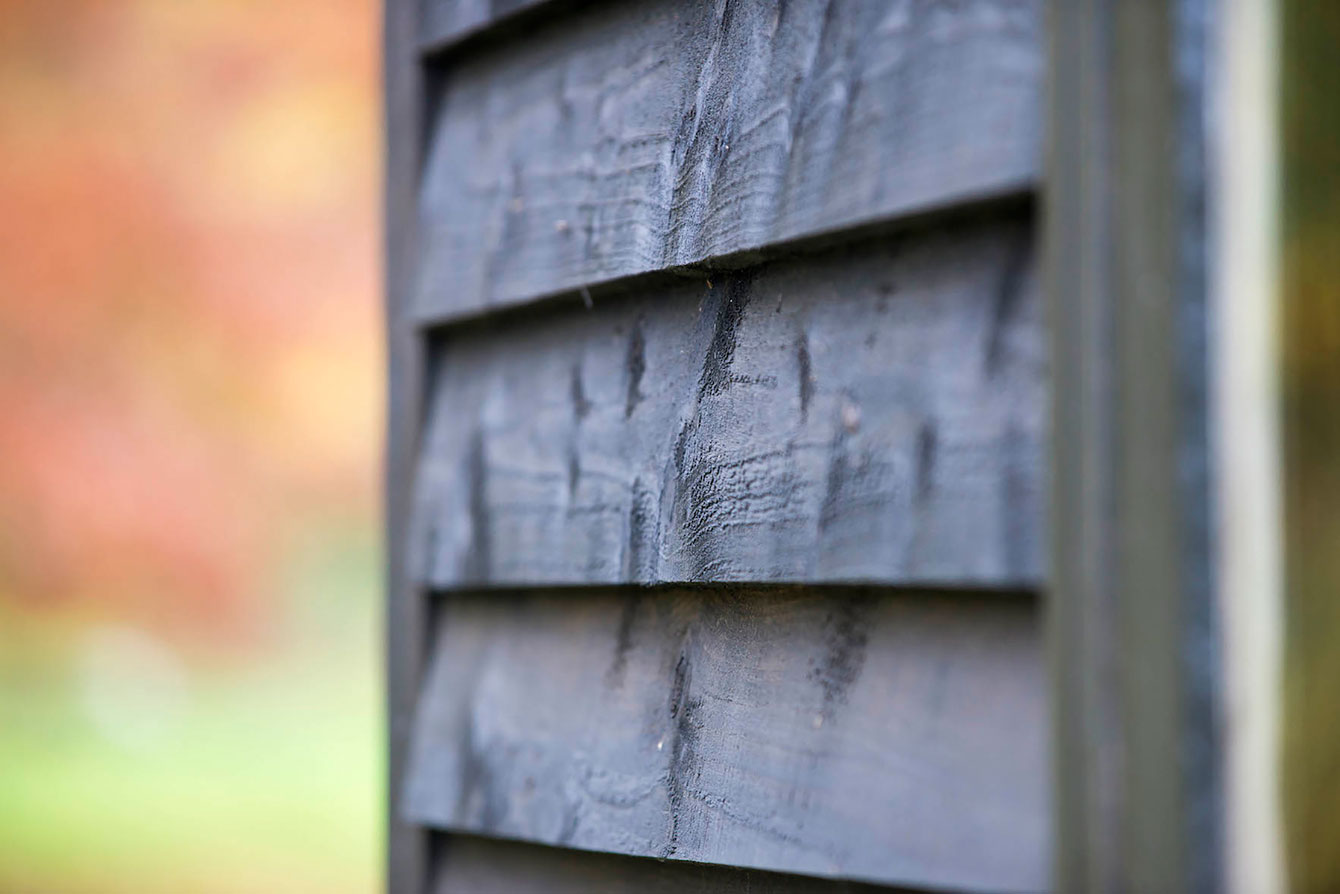 An Elegant Woodland Cabin with an All-Black Exterior in Belgium by De Rosee Sa Architects (19)