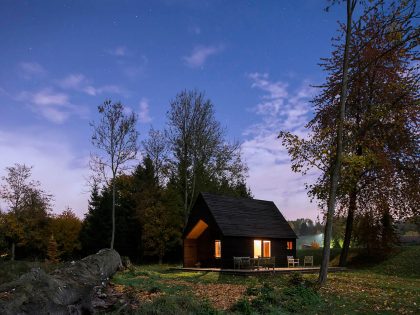 An Elegant Woodland Cabin with an All-Black Exterior in Belgium by De Rosee Sa Architects (30)