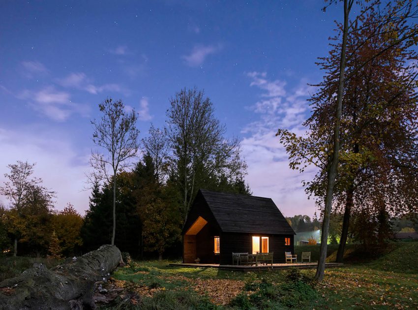 An Elegant Woodland Cabin with an All-Black Exterior in Belgium by De Rosee Sa Architects (30)