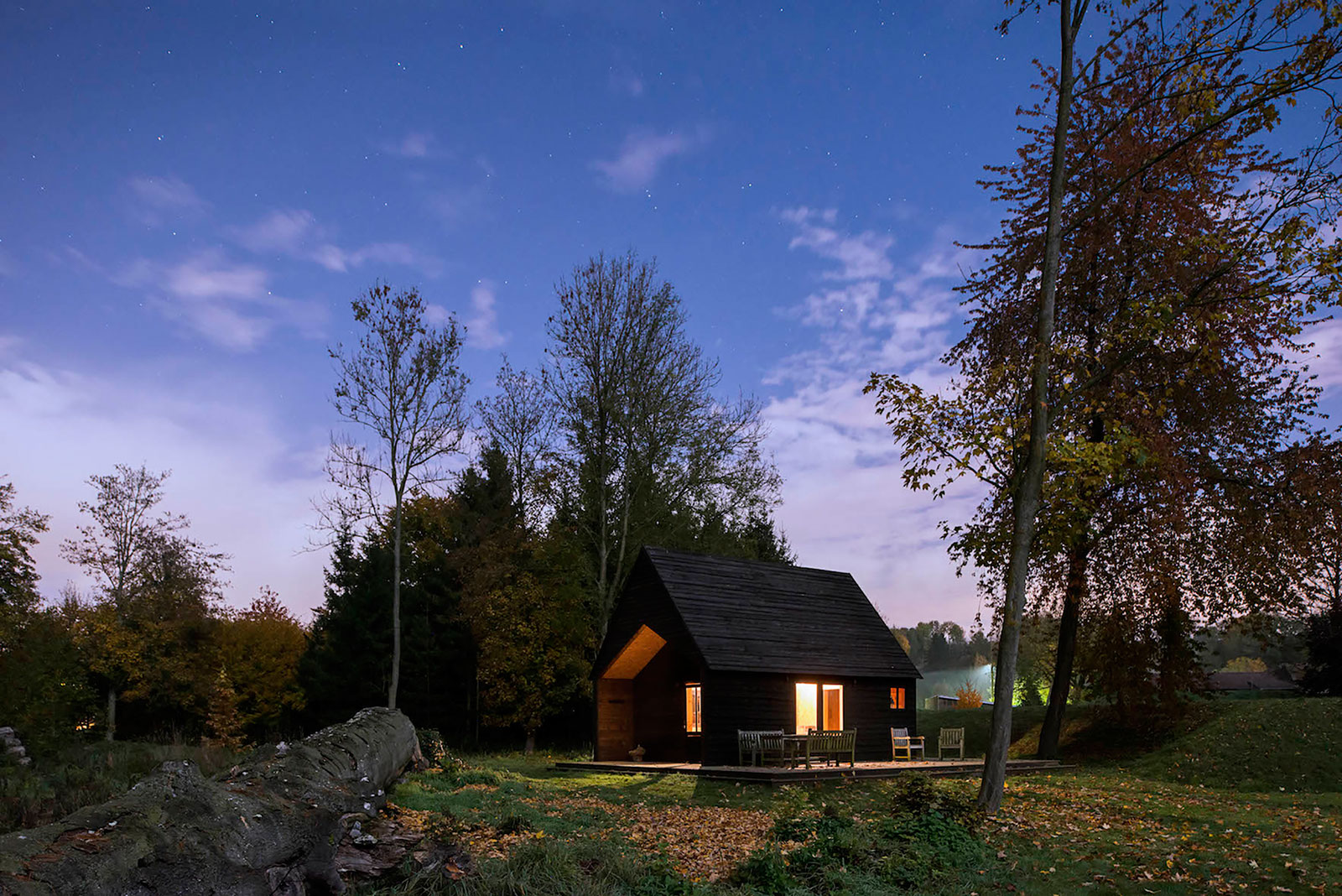 An Elegant Woodland Cabin with an All-Black Exterior in Belgium by De Rosee Sa Architects (30)