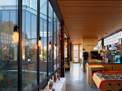 An Elegant and Beautiful House with Metal Walls and a Sloping Roof Terrace in Nantes by Mabire Reich Architects (19)