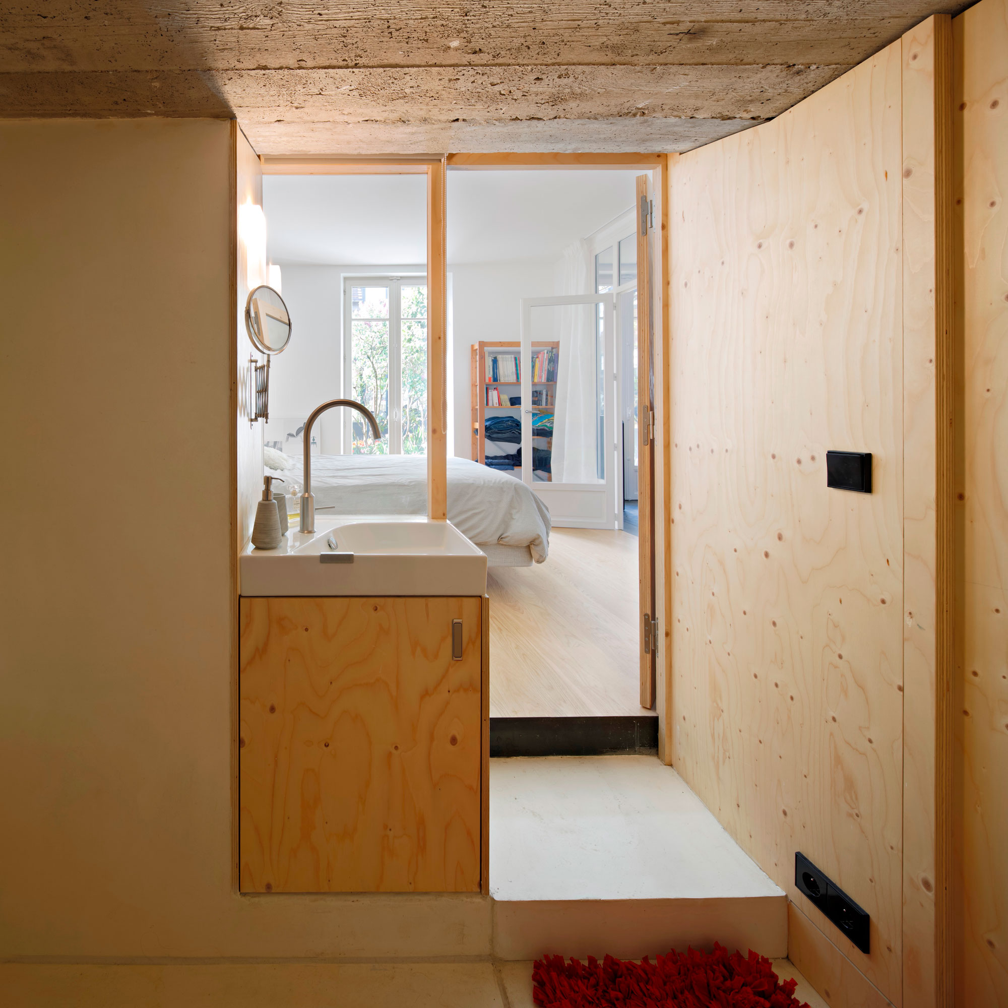 An Elegant and Beautiful House with Metal Walls and a Sloping Roof Terrace in Nantes by Mabire Reich Architects (25)