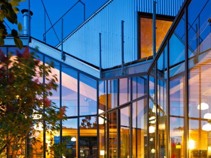 An Elegant and Beautiful House with Metal Walls and a Sloping Roof Terrace in Nantes by Mabire Reich Architects (27)