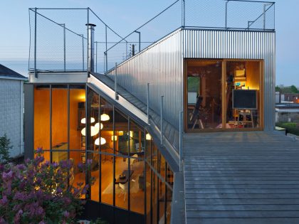 An Elegant and Beautiful House with Metal Walls and a Sloping Roof Terrace in Nantes by Mabire Reich Architects (29)