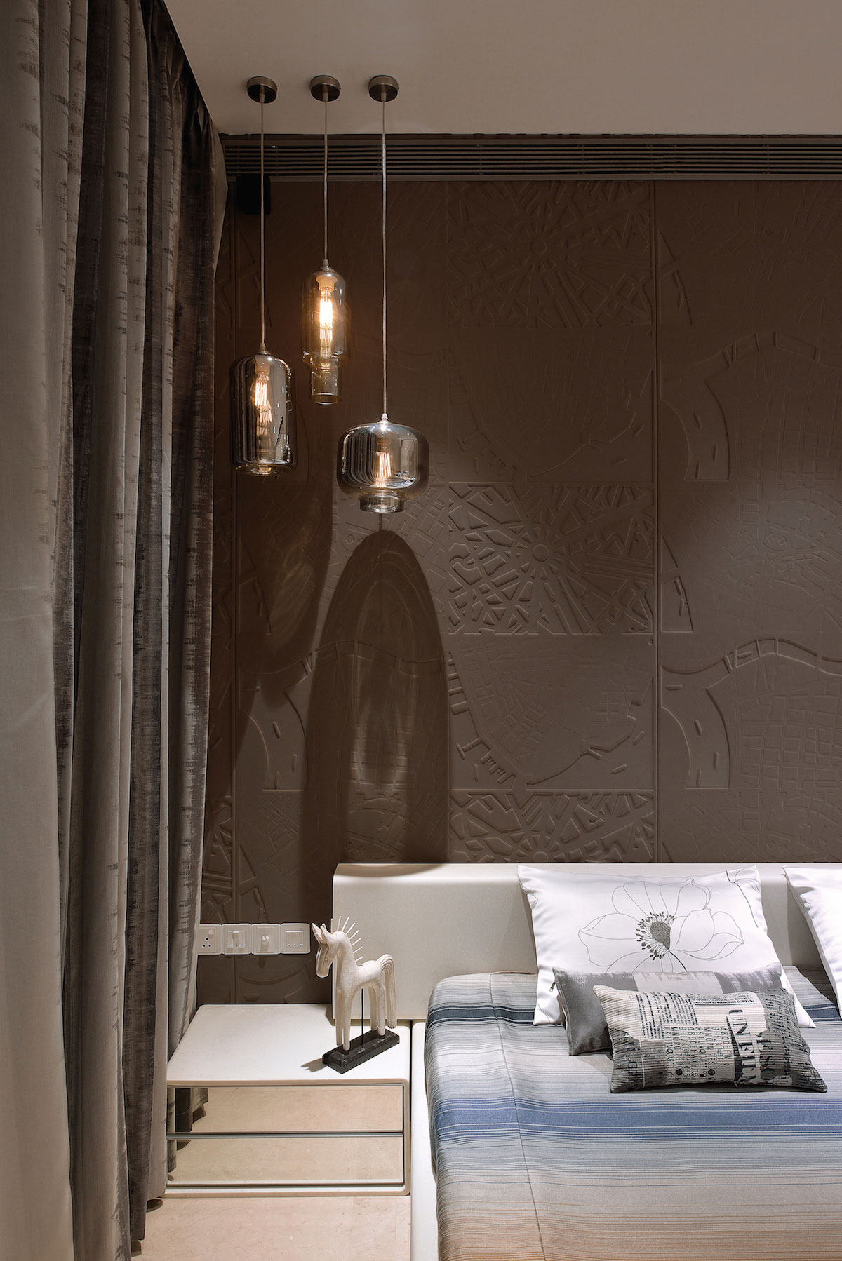 An Elegant and Monochromatic Contemporary Home in Shades of Brown on Mumbai by SPACE DYNAMIX (10)