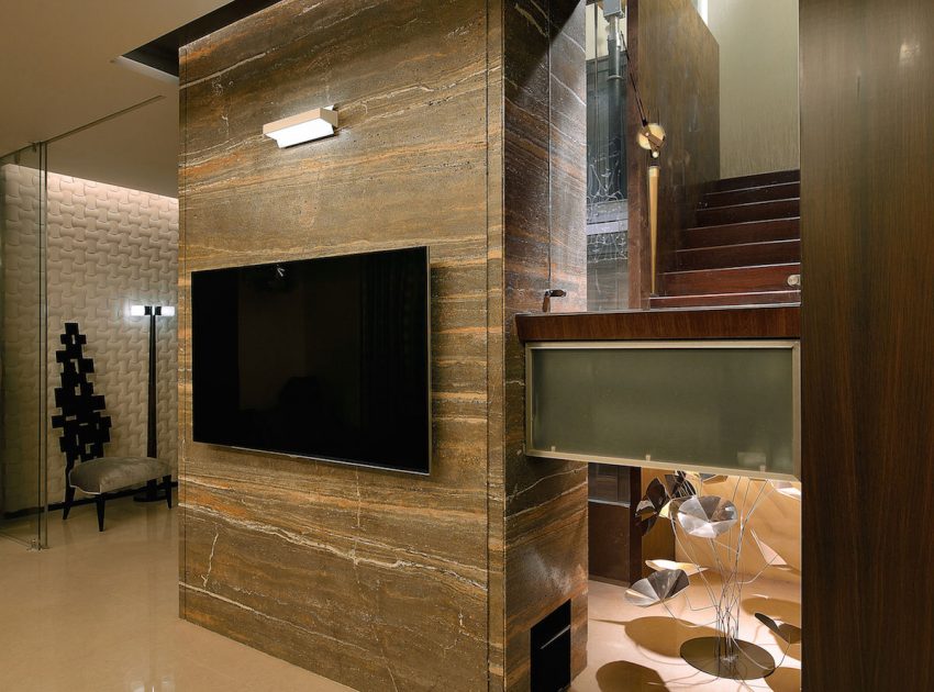 An Elegant and Monochromatic Contemporary Home in Shades of Brown on Mumbai by SPACE DYNAMIX (4)