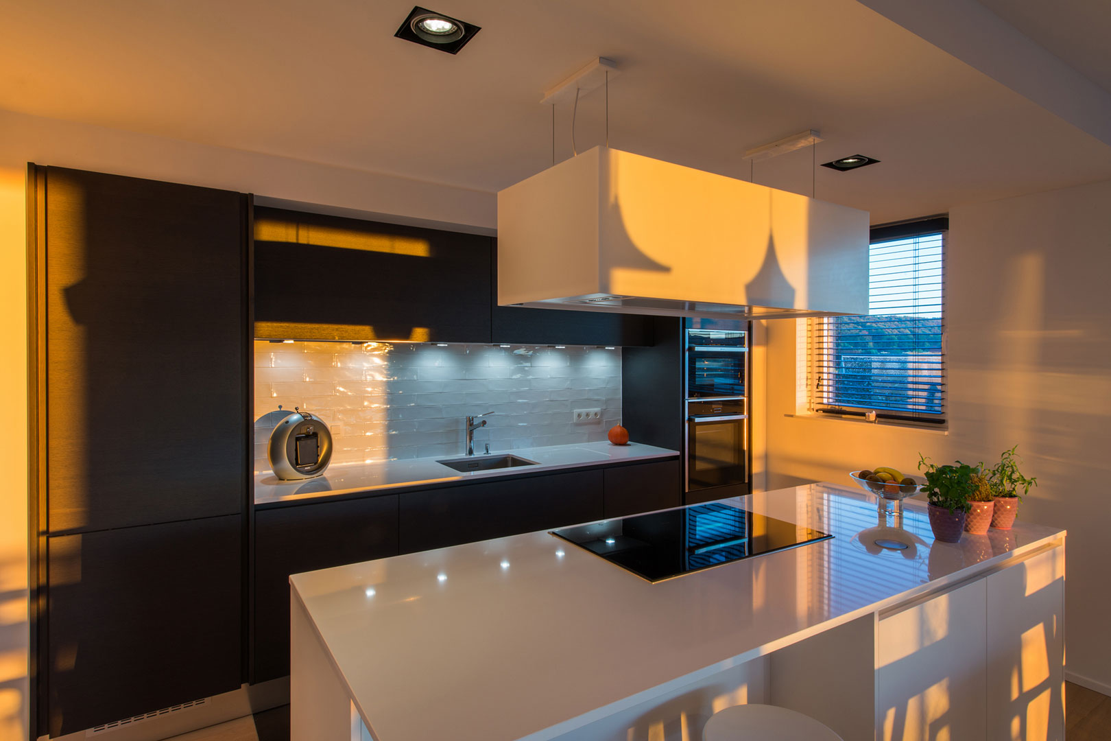 An Elegant and Sophisticated Contemporary Home in Namur, Belgium by Buro 5 Architectes & Associés (11)