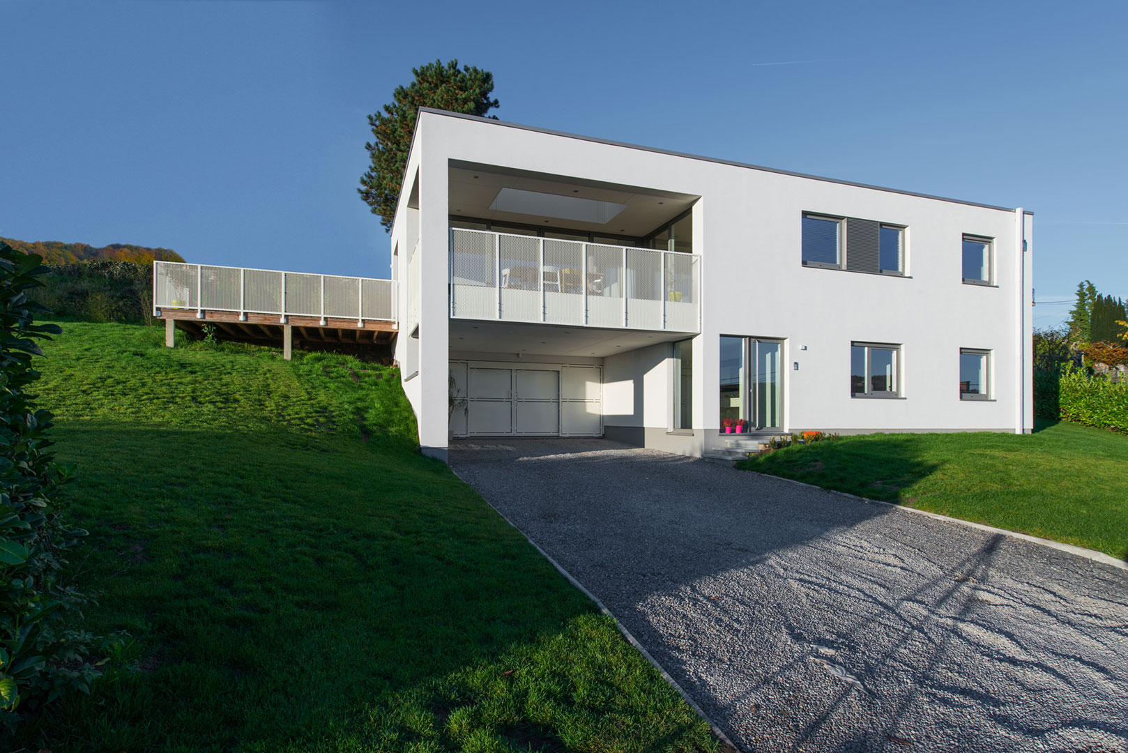 An Elegant and Sophisticated Contemporary Home in Namur, Belgium by Buro 5 Architectes & Associés (2)