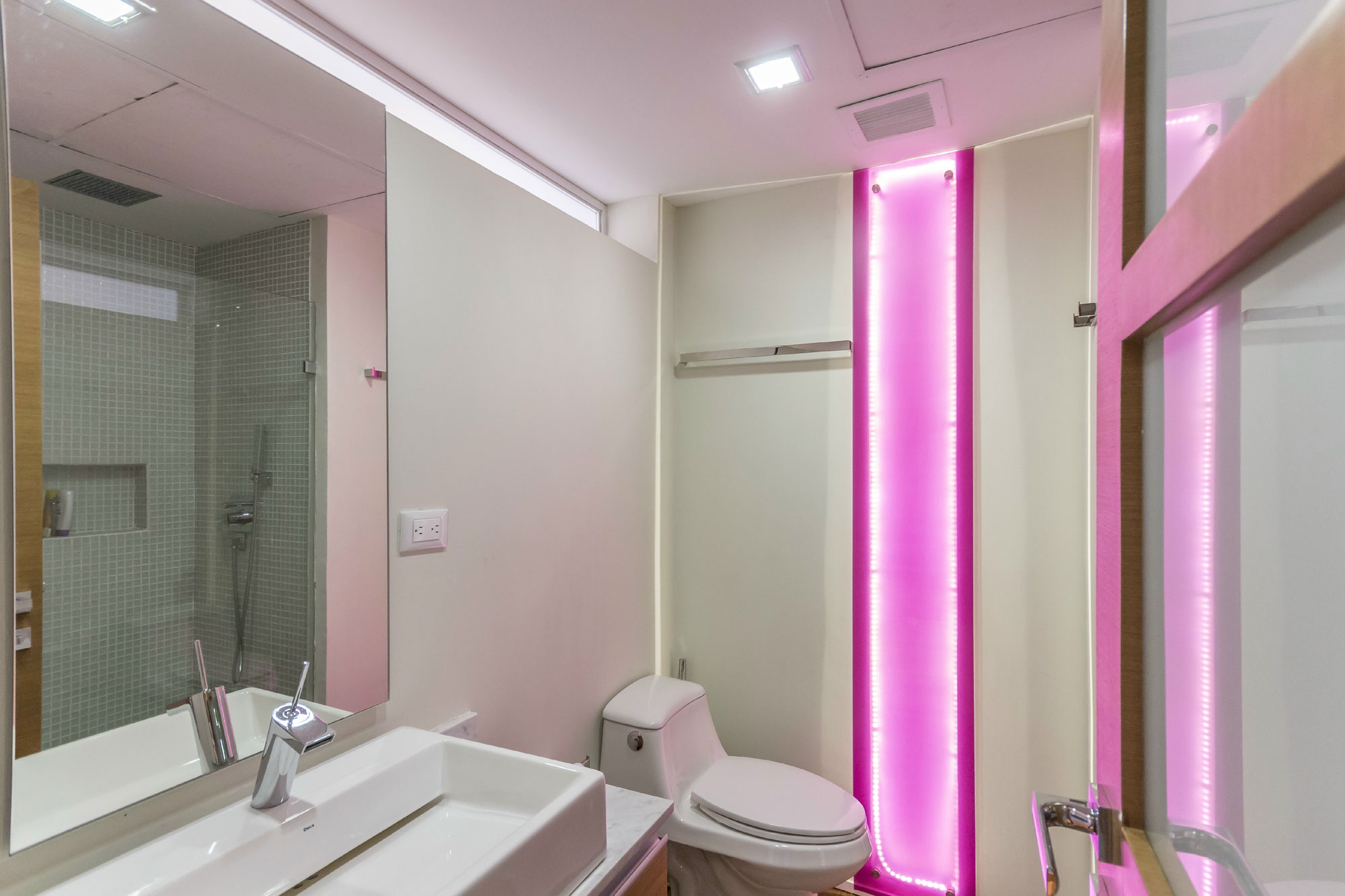 An Elegant and Vibrant Apartment for a Family of Four in Maracaibo, Venezuela by NMD|NOMADAS (19)