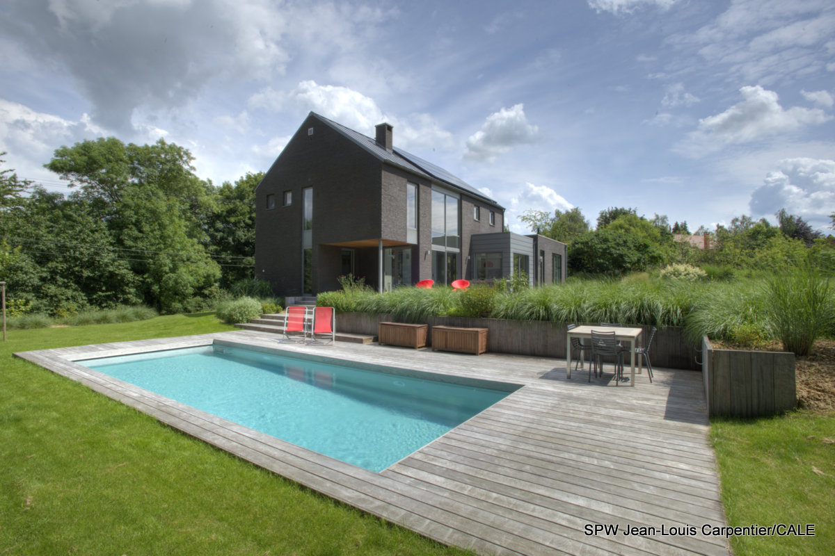 An Energy-Efficient Contemporary Home with Comfortable Interior Flow in Feluy, Belgium by Bureau 2G (1)