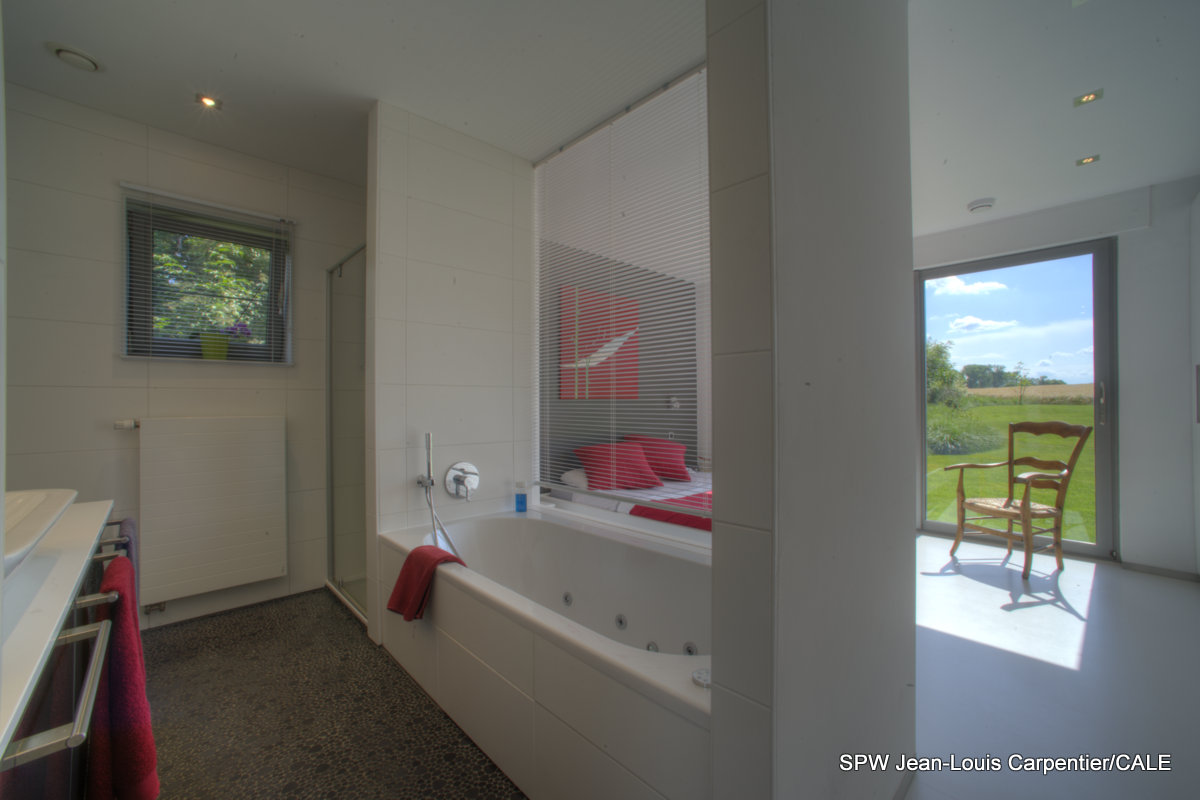 An Energy-Efficient Contemporary Home with Comfortable Interior Flow in Feluy, Belgium by Bureau 2G (9)