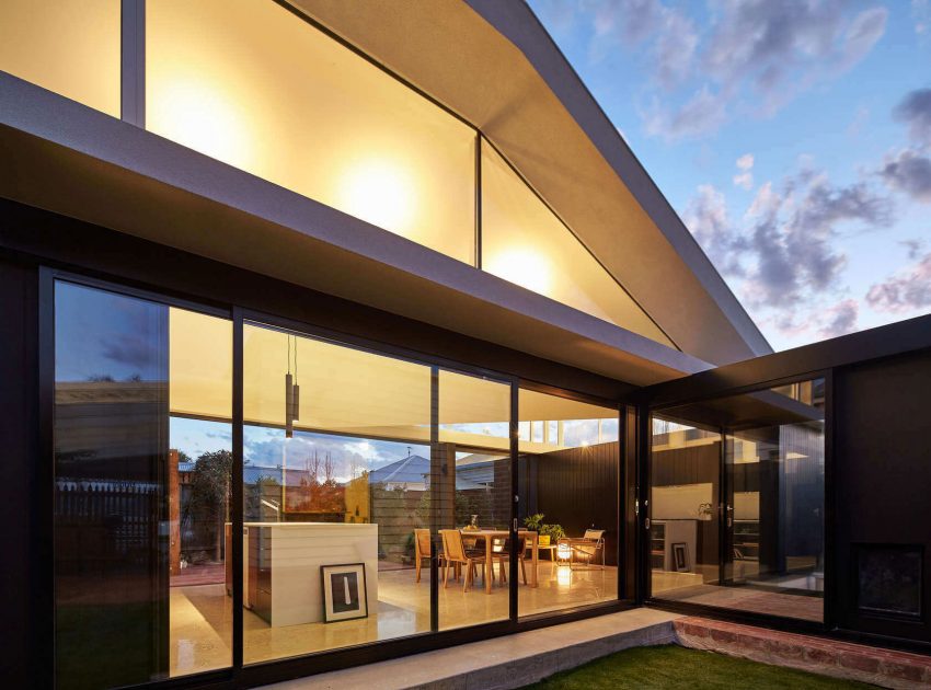 A Contemporary House Framed by Reclaimed Bricks and Separated Glass in Hawthorn by MODO (13)