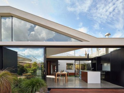 A Contemporary House Framed by Reclaimed Bricks and Separated Glass in Hawthorn by MODO (3)