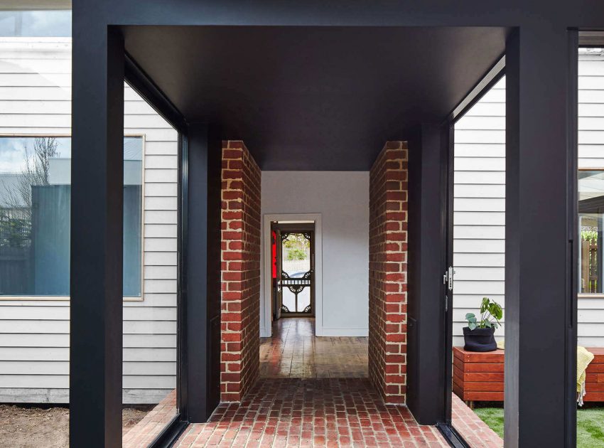 A Contemporary House Framed by Reclaimed Bricks and Separated Glass in Hawthorn by MODO (5)