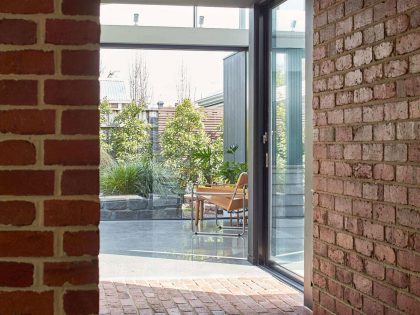 A Contemporary House Framed by Reclaimed Bricks and Separated Glass in Hawthorn by MODO (7)