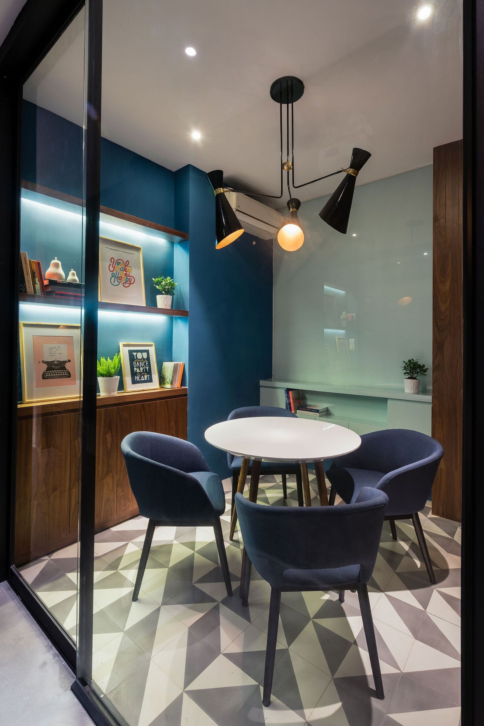 An Exquisite Contemporary Home with Beautiful and Strong Character in Ho Chi Minh City by GEMA (4)