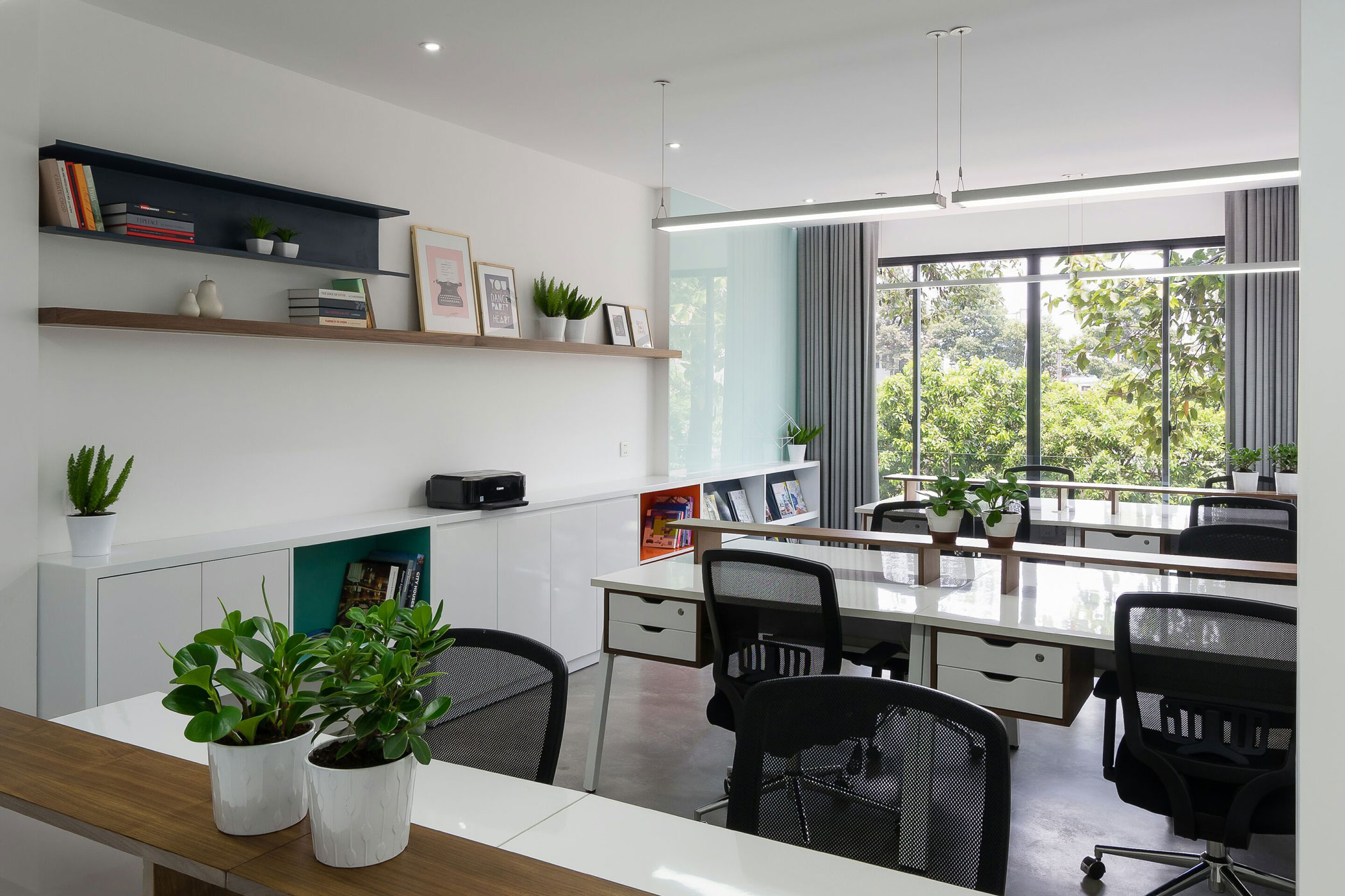 An Exquisite Contemporary Home with Beautiful and Strong Character in Ho Chi Minh City by GEMA (7)