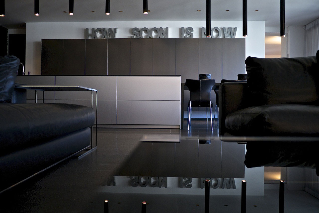 An Exquisite Contemporary Penthouse Apartment for a Fashion Designer in Tel Aviv by Pitsou Kedem Architects (2)