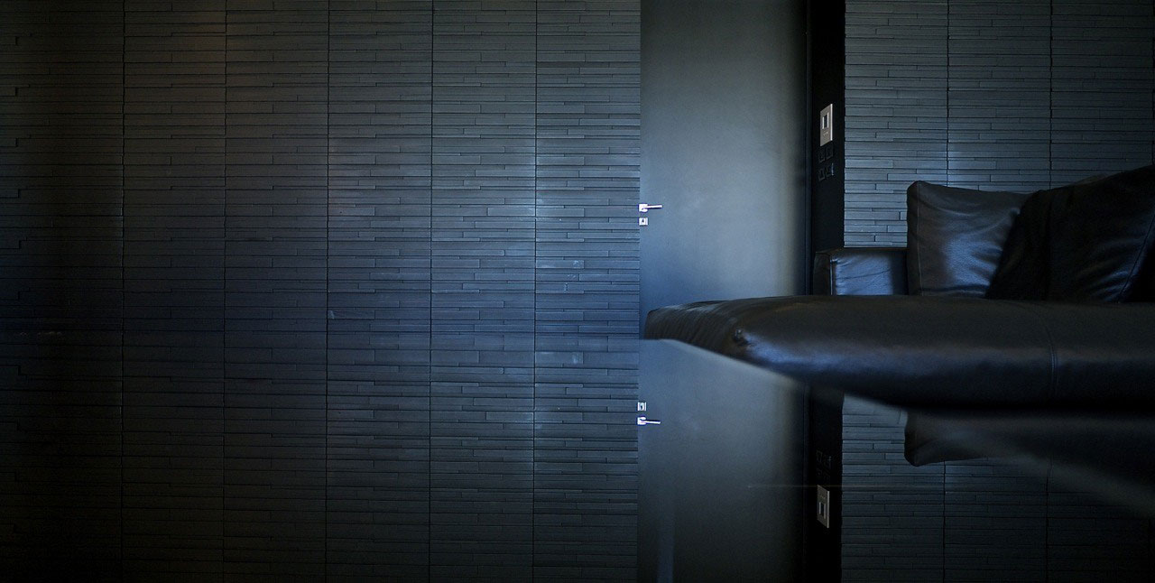 An Exquisite Contemporary Penthouse Apartment for a Fashion Designer in Tel Aviv by Pitsou Kedem Architects (5)
