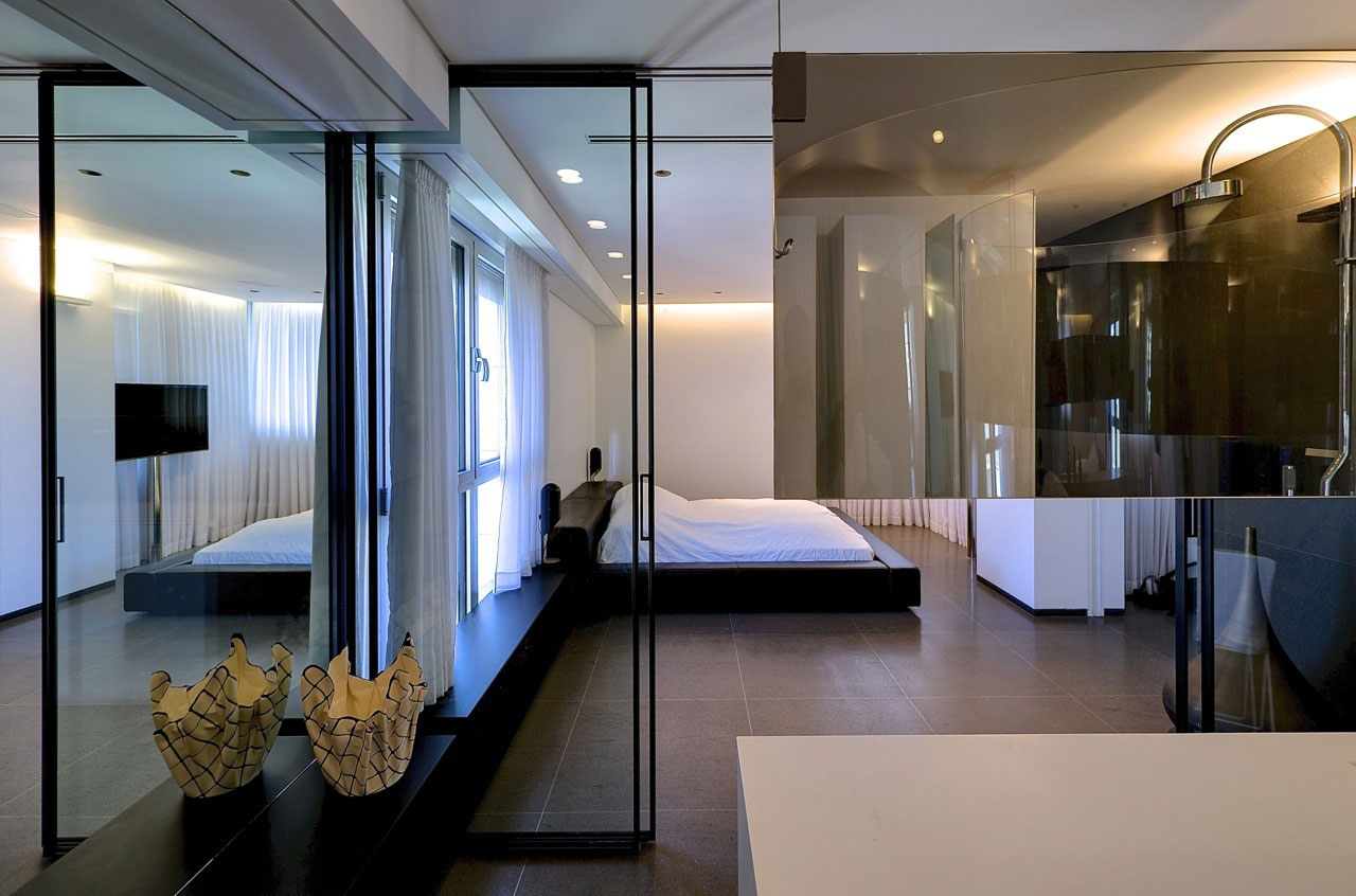 An Exquisite Contemporary Penthouse Apartment for a Fashion Designer in Tel Aviv by Pitsou Kedem Architects (9)