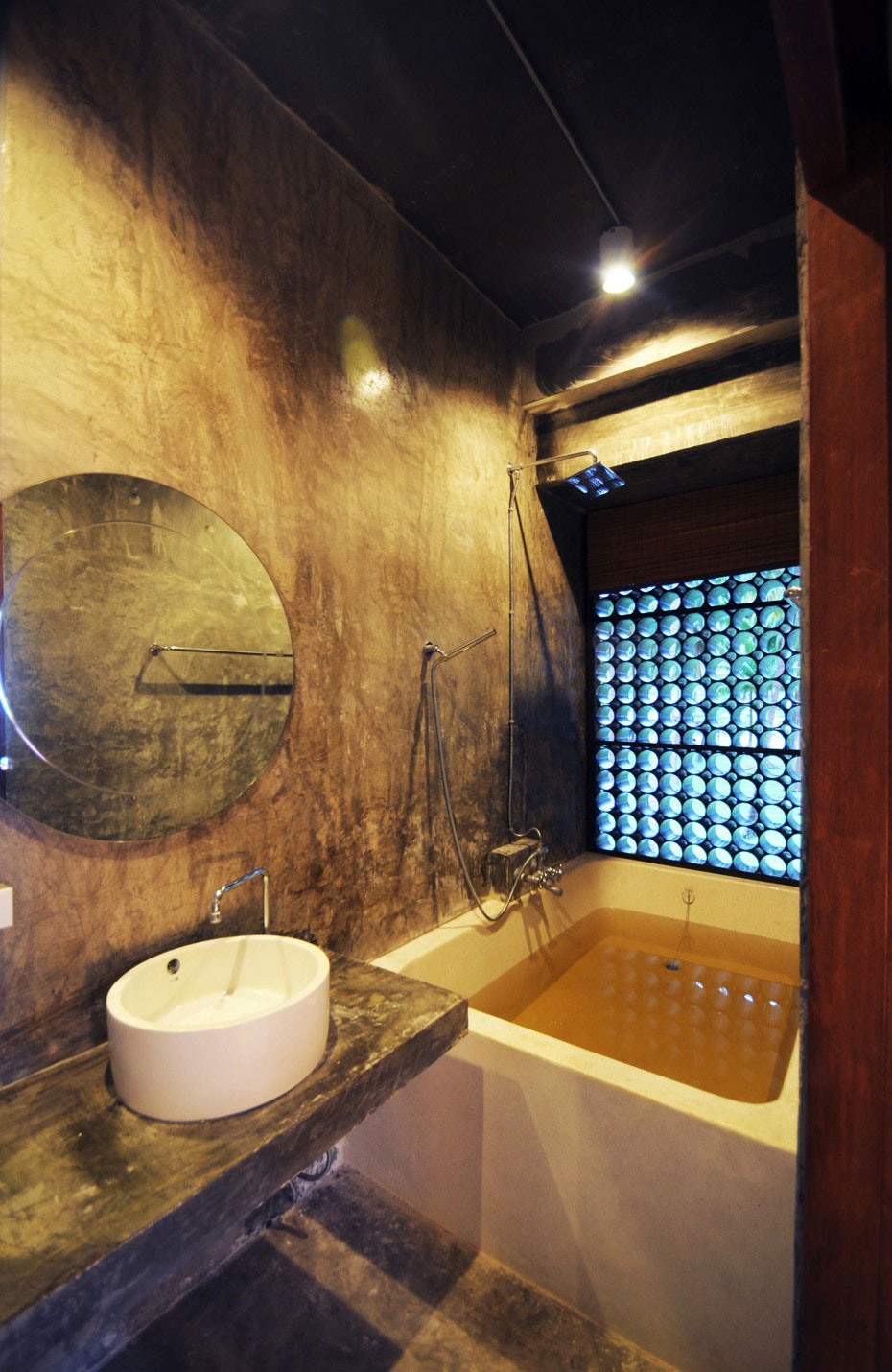 An Exquisite House with Modern Concrete Flat Roof and Wood Elements in Ko Samui, Thailand by NPDA Studio (10)