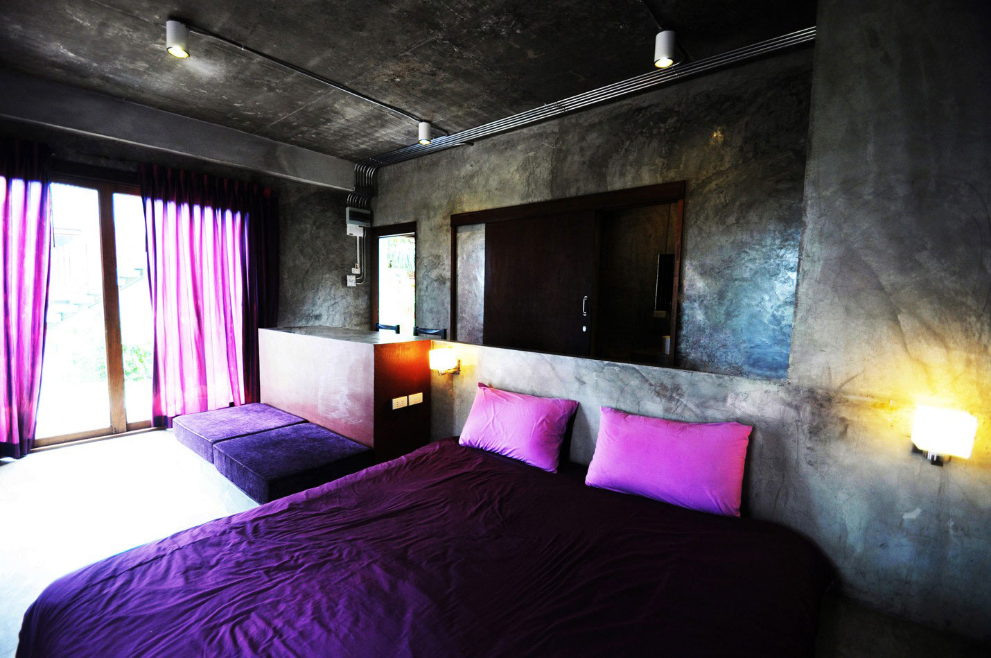 An Exquisite House with Modern Concrete Flat Roof and Wood Elements in Ko Samui, Thailand by NPDA Studio (8)