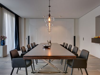 An Exquisite Modern Apartment with Light and Luxury Interiors in Berlin by Philippe Starck & SWISS PROPERTY (10)