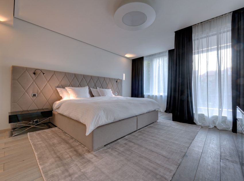An Exquisite Modern Apartment with Light and Luxury Interiors in Berlin by Philippe Starck & SWISS PROPERTY (14)