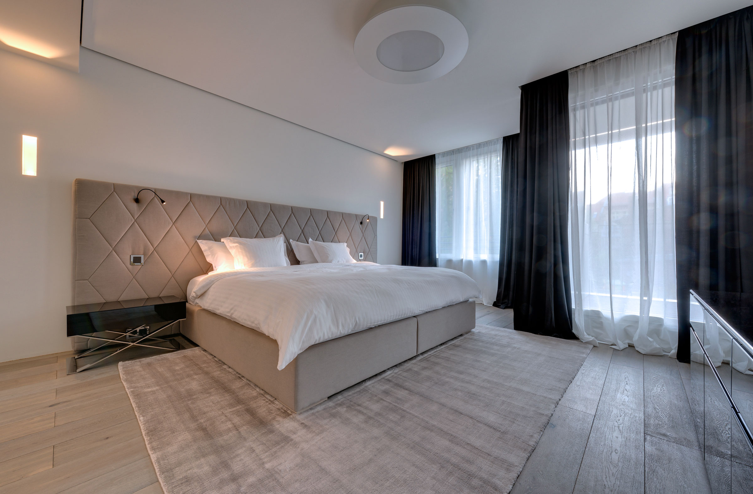 An Exquisite Modern Apartment with Light and Luxury Interiors in Berlin by Philippe Starck & SWISS PROPERTY (14)