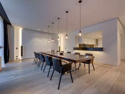 An Exquisite Modern Apartment with Light and Luxury Interiors in Berlin by Philippe Starck & SWISS PROPERTY (9)