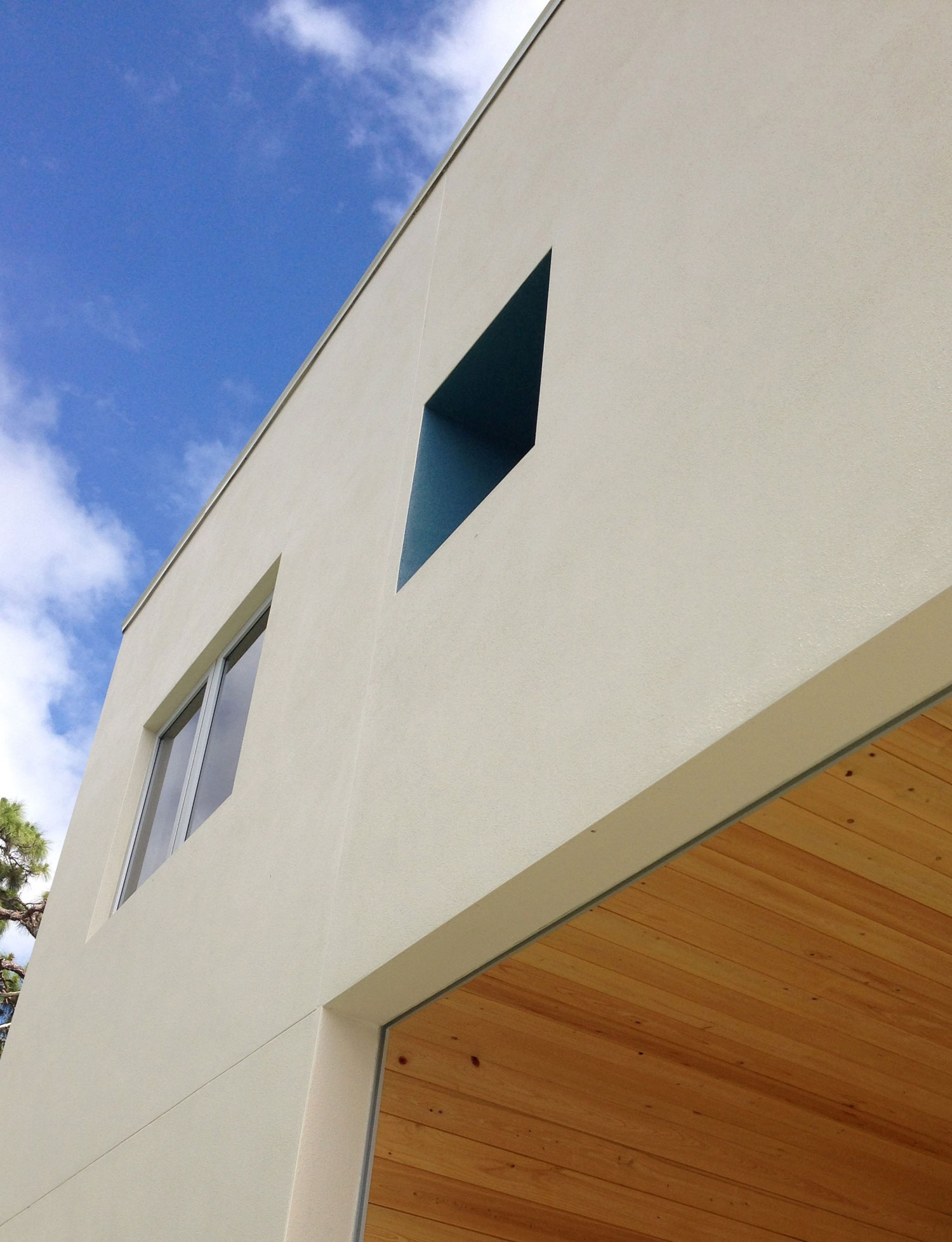 An Exquisite and Bright Contemporary Home in Sarasota by Traction Architecture (3)