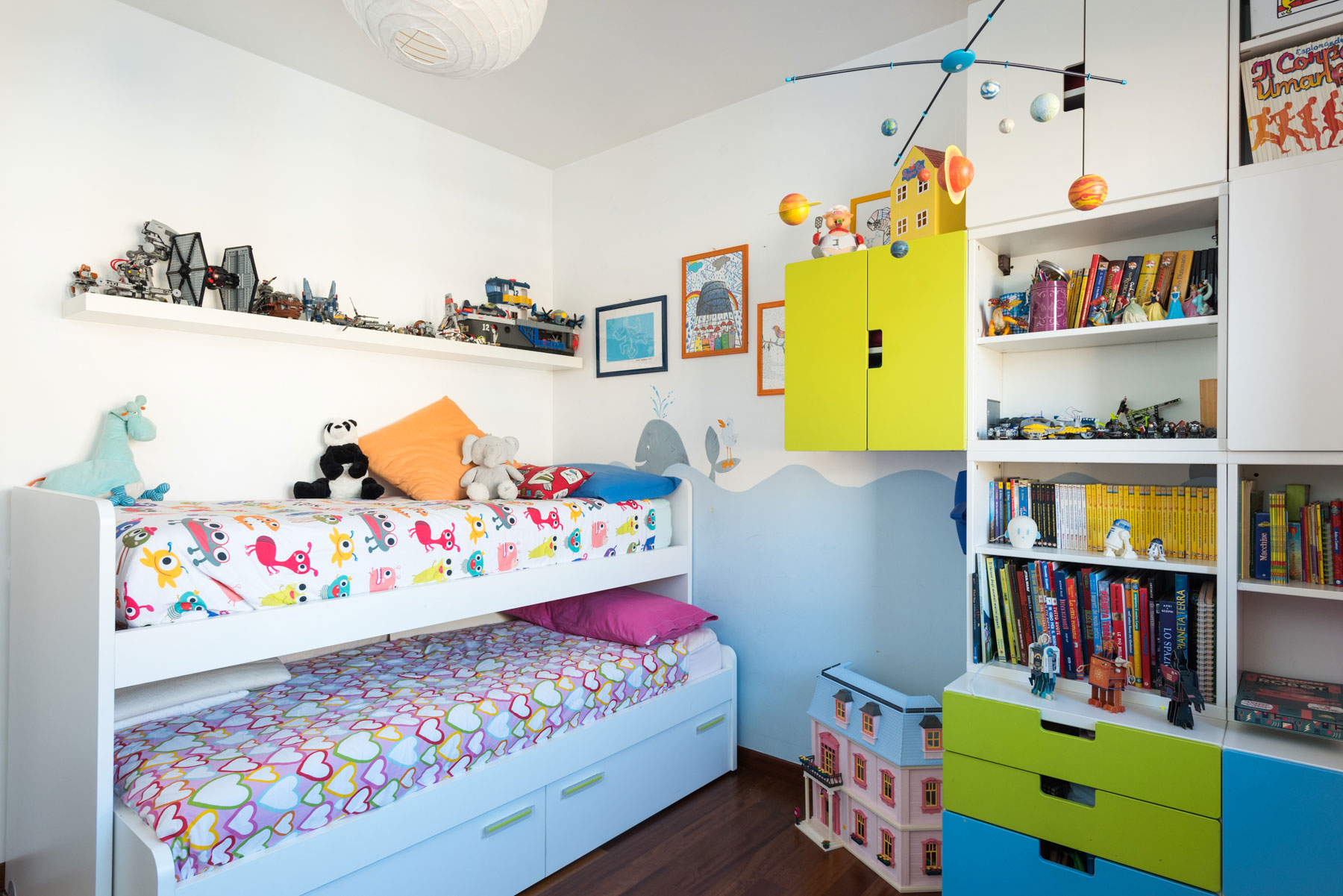 An Old Apartment Turned into a Small Contemporary Home in Rome, Italy by Zero6studio (13)