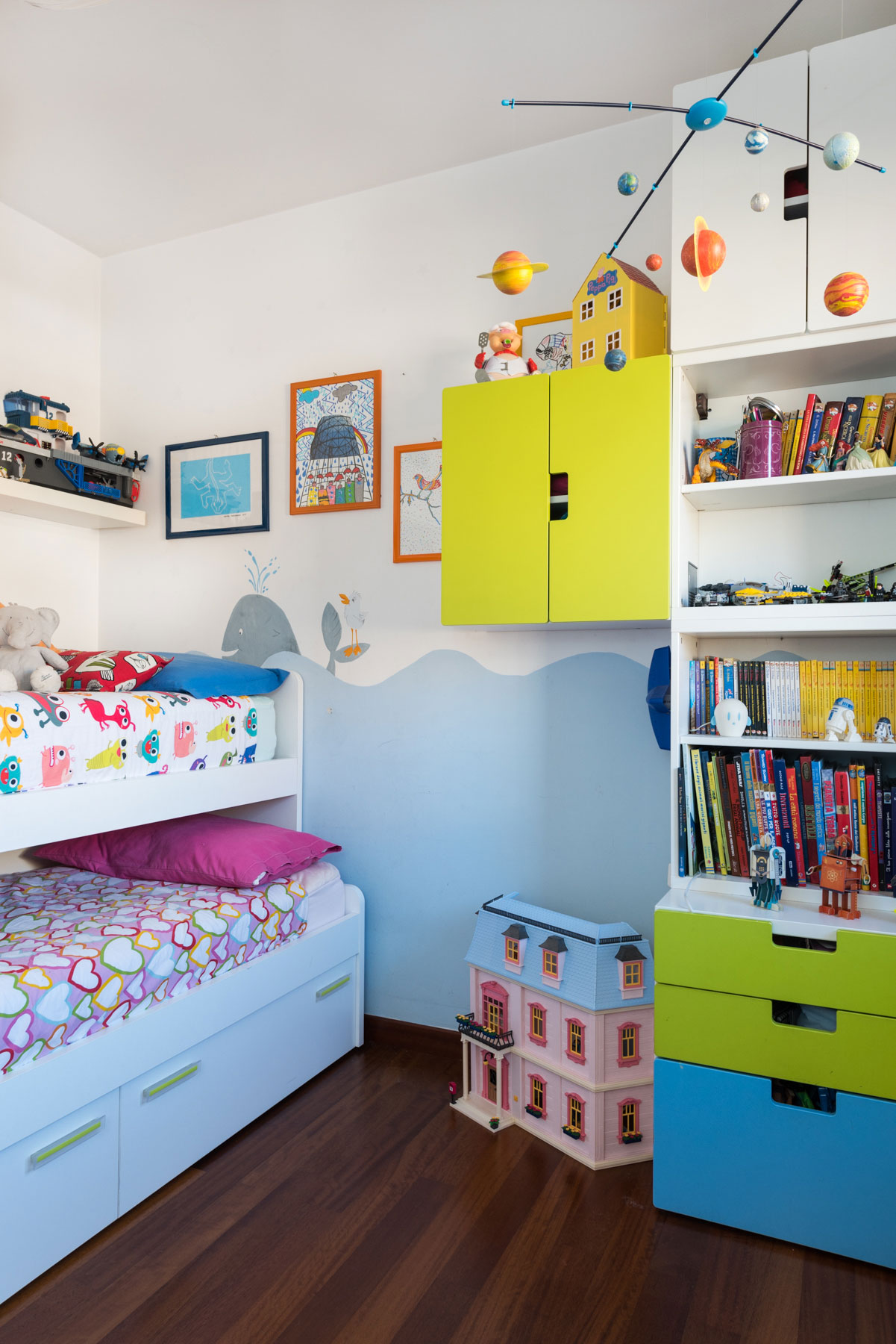 An Old Apartment Turned into a Small Contemporary Home in Rome, Italy by Zero6studio (14)