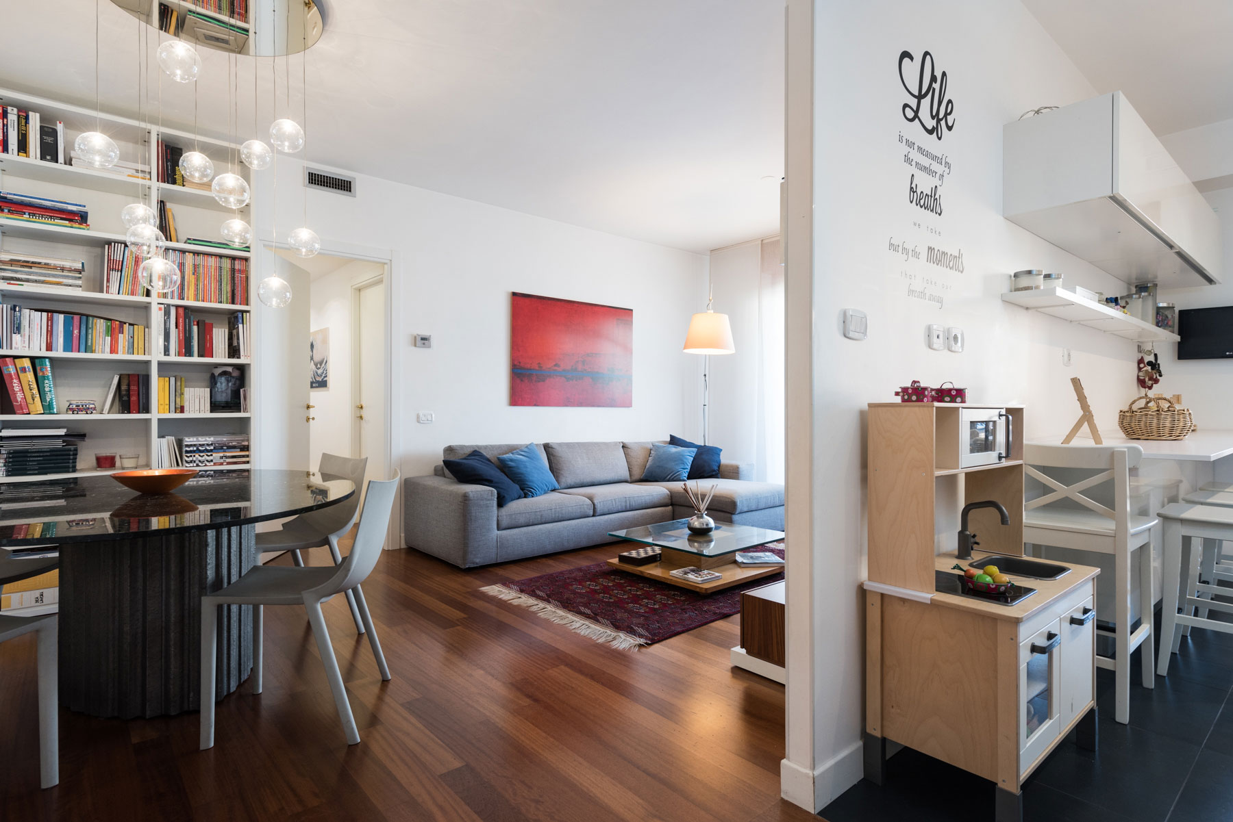 An Old Apartment Turned into a Small Contemporary Home in Rome, Italy by Zero6studio (5)