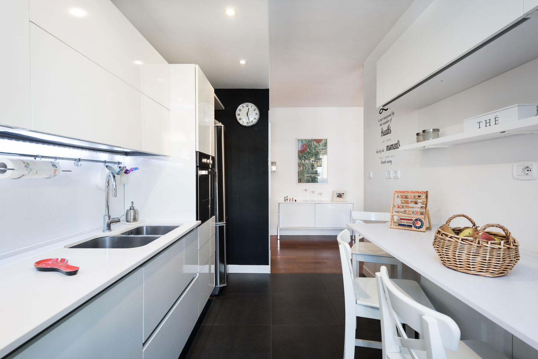 An Old Apartment Turned into a Small Contemporary Home in Rome, Italy by Zero6studio (8)
