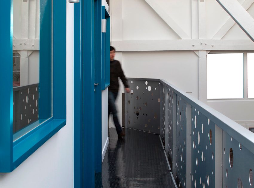 An Old Carpentry Turned into a Colorful Modern Loft with Character in Paris by Agnès et Agnès (10)