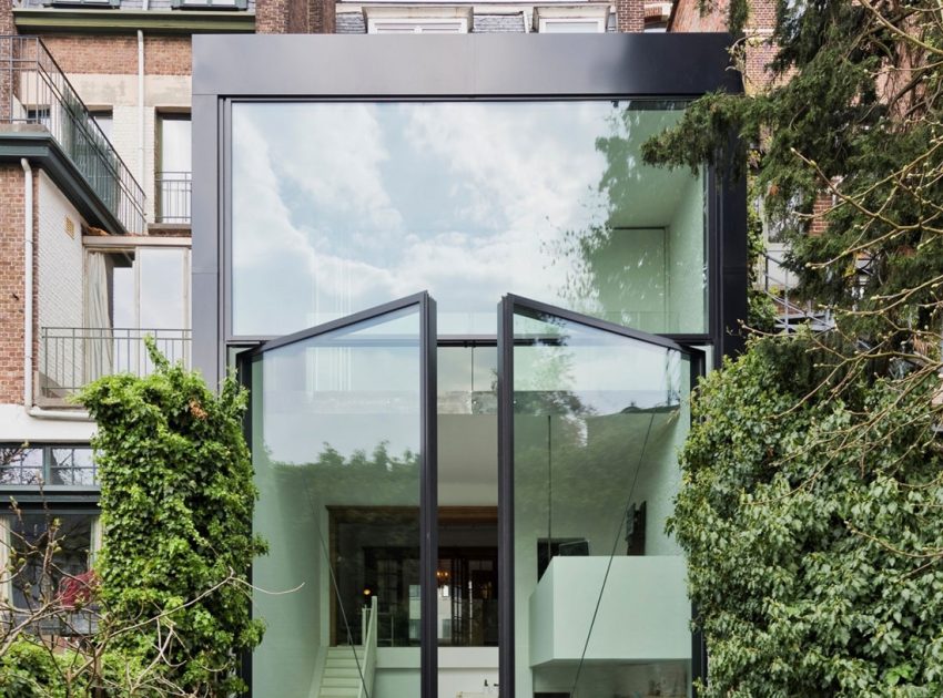 An Old Townhouse Turned into a Luminous and Flexible Modern Home in Antwerp by Sculp[IT] (1)