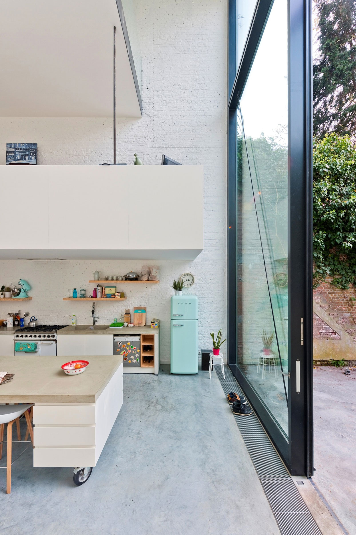 An Old Townhouse Turned into a Luminous and Flexible Modern Home in Antwerp by Sculp[IT] (13)