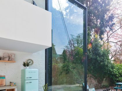 An Old Townhouse Turned into a Luminous and Flexible Modern Home in Antwerp by Sculp[IT] (14)
