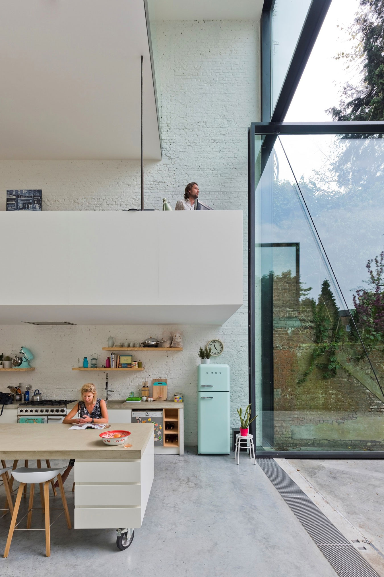 An Old Townhouse Turned into a Luminous and Flexible Modern Home in Antwerp by Sculp[IT] (15)