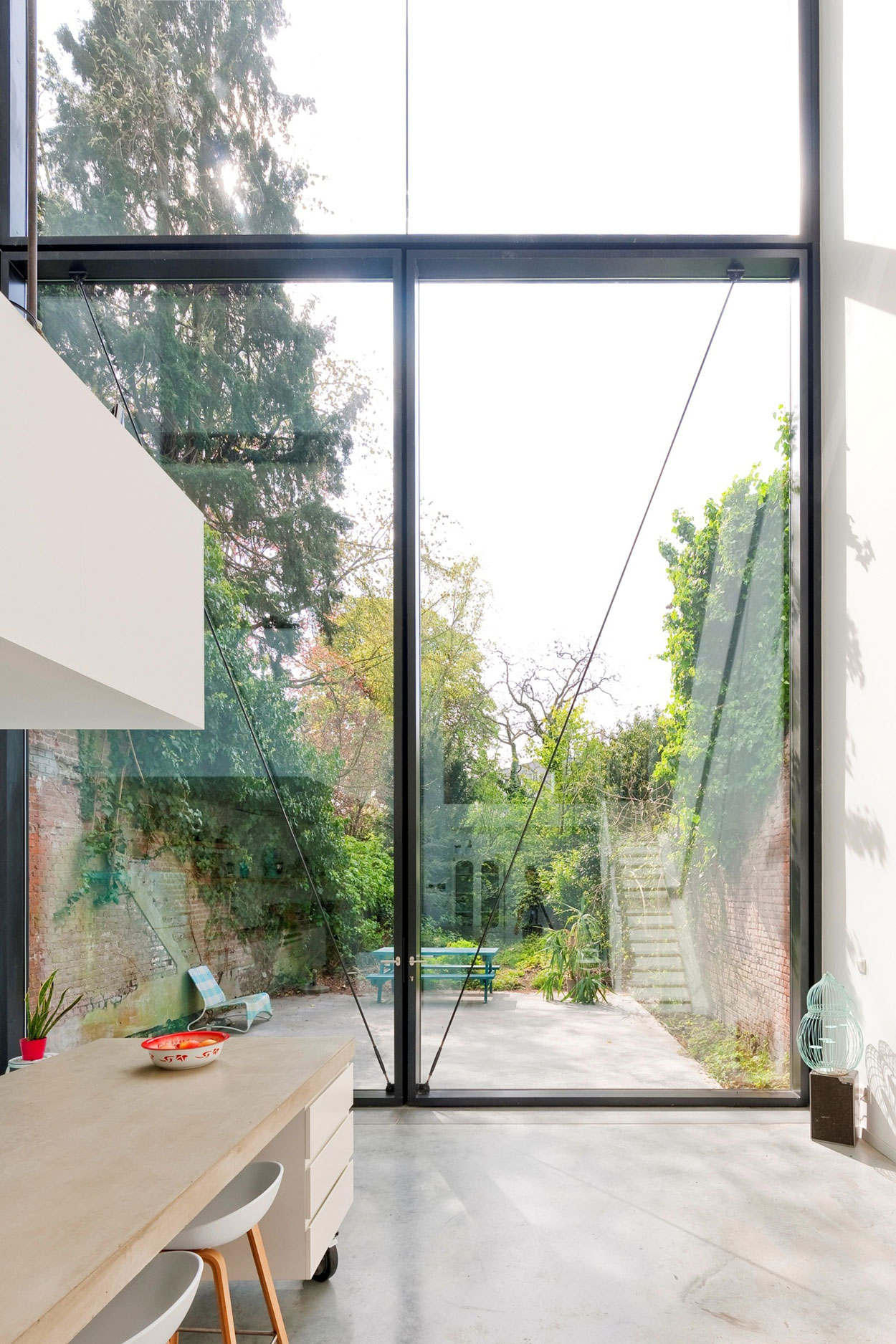 An Old Townhouse Turned into a Luminous and Flexible Modern Home in Antwerp by Sculp[IT] (17)