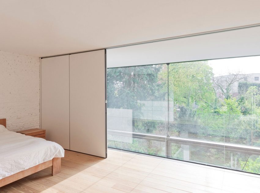 An Old Townhouse Turned into a Luminous and Flexible Modern Home in Antwerp by Sculp[IT] (25)