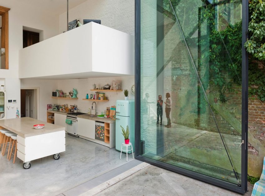 An Old Townhouse Turned into a Luminous and Flexible Modern Home in Antwerp by Sculp[IT] (6)