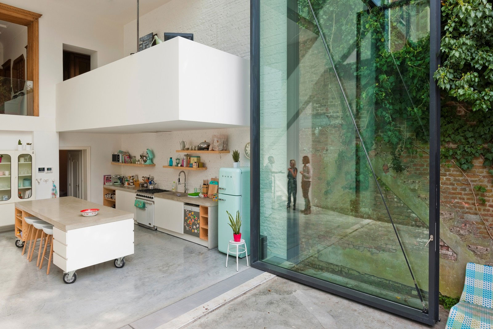 An Old Townhouse Turned into a Luminous and Flexible Modern Home in Antwerp by Sculp[IT] (6)